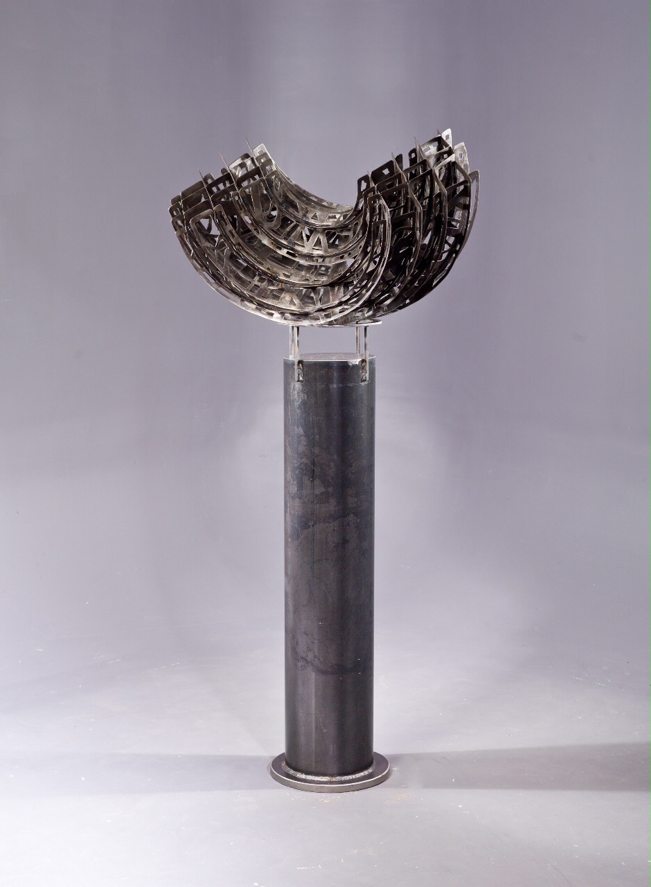 Steel (62”x 32”x 20”) 2012