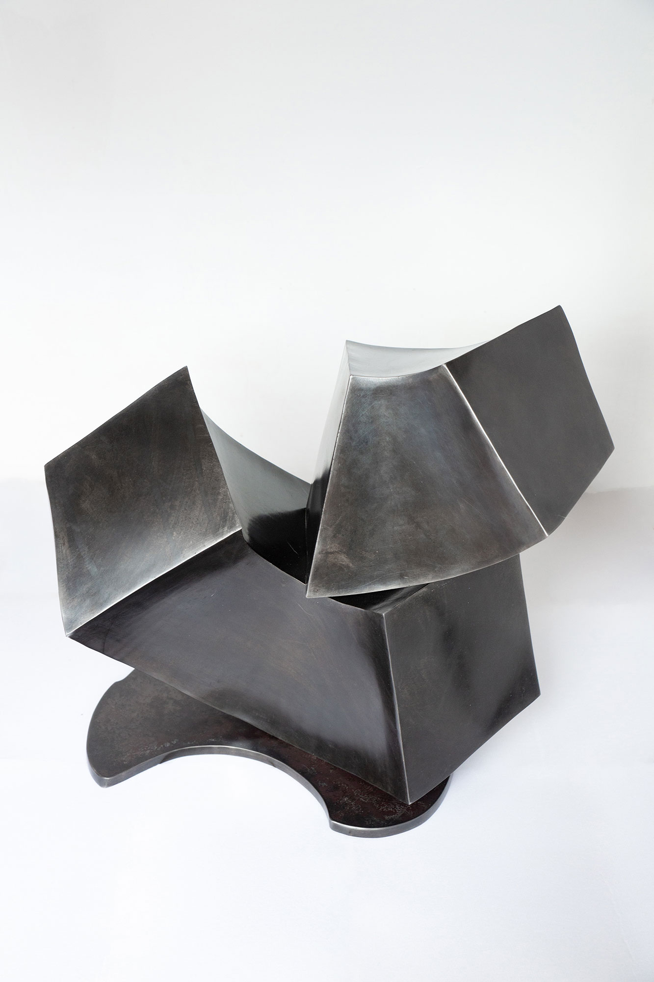 Steel (19”x 23”x 18”) 2020